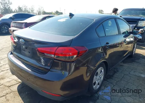 2018 Kia Forte Lx z USA, uszkodzony, nr VIN 3KPFK4A71JE174689